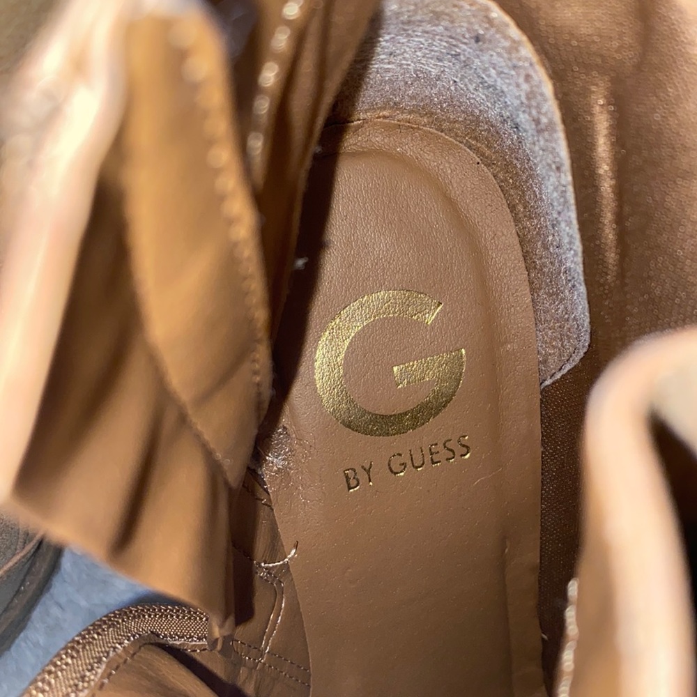 Guess - Picture 2 of 5